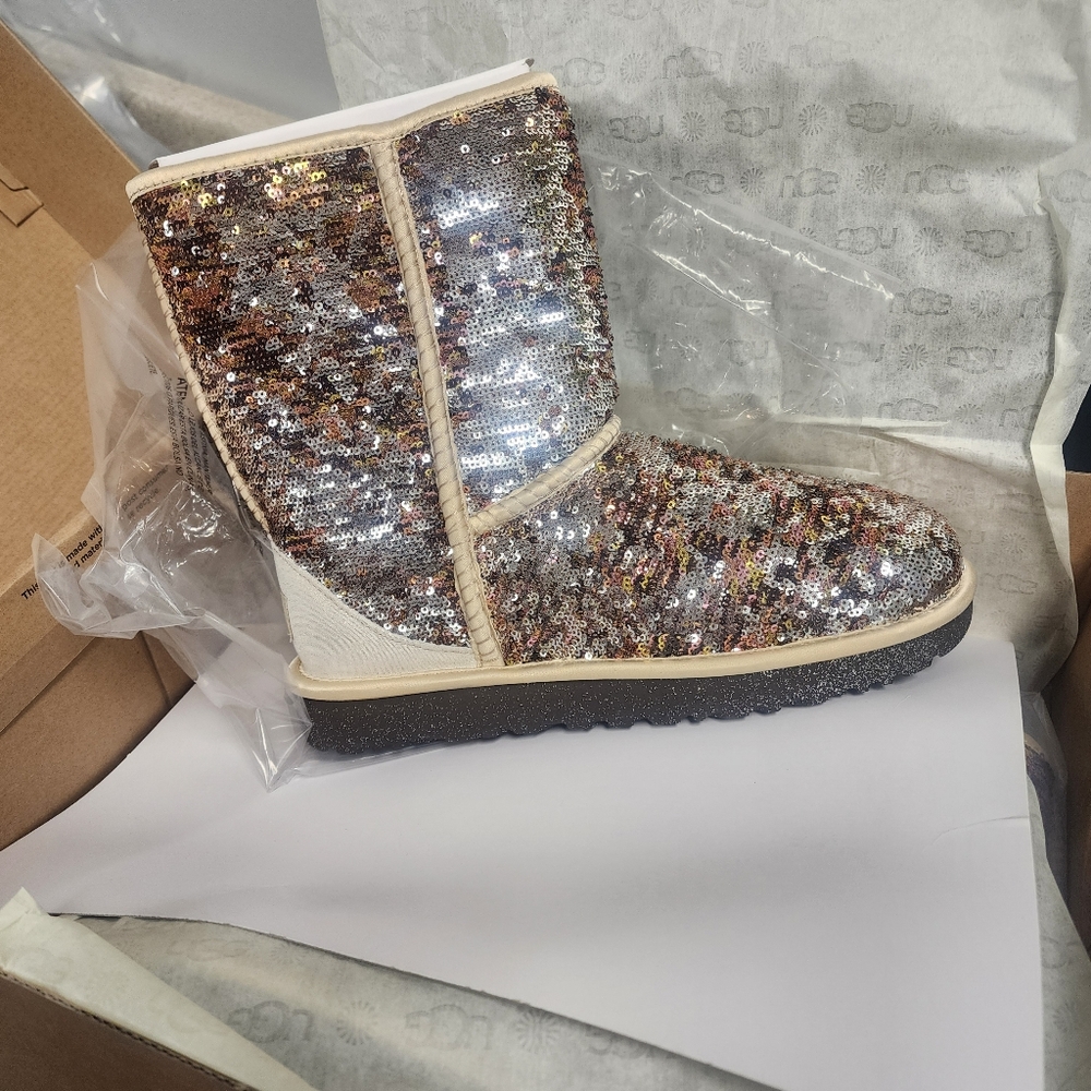 UGG Womens Sparkles Sequin Classic Boots Size 8 Sequin Boots with Cream Trim - Picture 2 of 2